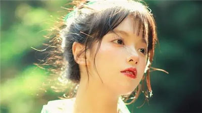 草莓秋葵菠萝蜜黄瓜丝瓜免费:一款新剧老剧一起追的手机影音播放软件