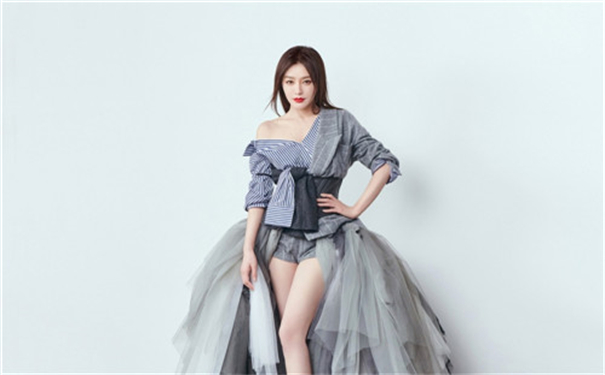 欧洲vodafonewifi18√k老狼开放素人直播!网友:素人才真实