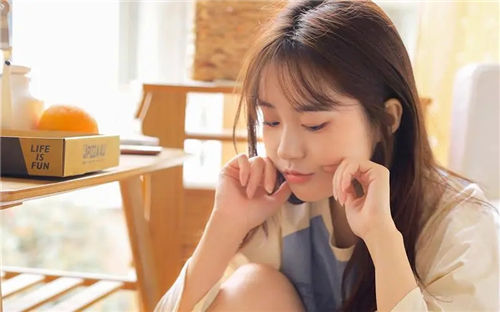 草莓视频污无限观看解锁版:新鲜多元化影视内容想看就看一触即达