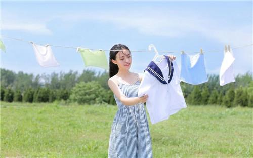 忘忧草app俏佳人下载：一款拥有大量精彩视频资源的手机视频播放软件