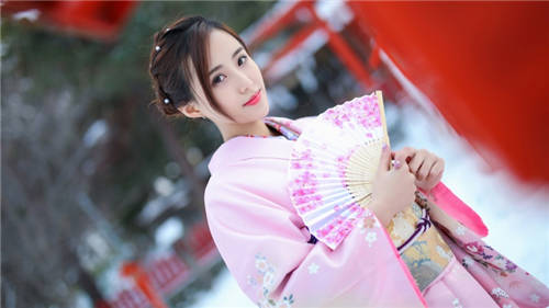 呦呵直播app下载破解版：一个非常受欢迎的真人美女直播平台