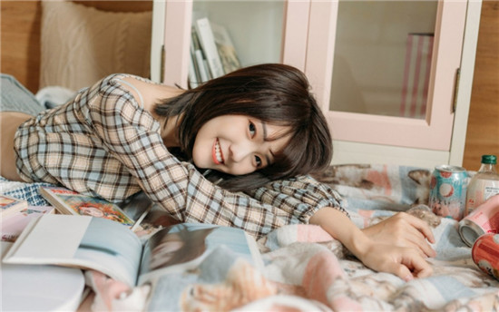 石榴丝瓜秋葵绿巨人草莓免费版：自动加载播放的短视频交友软件