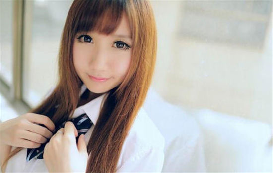 朵朵直播APP：美女主播的才艺表演亮点很多