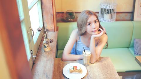 榴莲秋葵向日葵V2.0免费版超多热门资源结合全新设定畅享