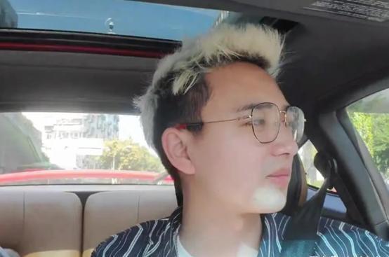 斗鱼主播点评虎牙户外直播现状，自信满满的说：他们做不出这种效果