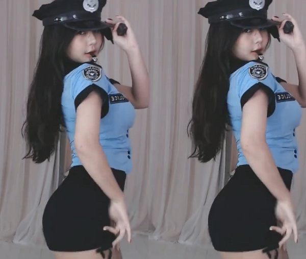 富二代：一款不充钱就能看所有污的老司机神器