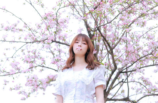 草莓视频无限精简版：迷人心动欢乐享受待你把握欢乐影视