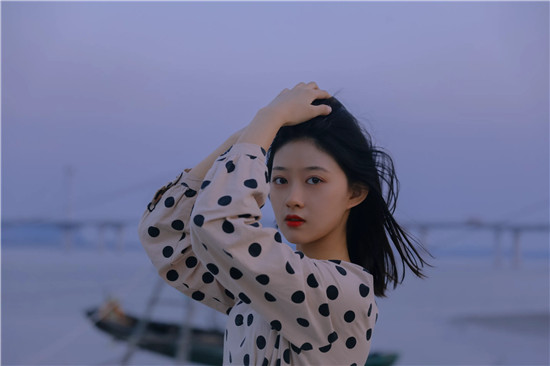 xrk1_3_0ark向日葵站长入口最新版：不限次免费无限看视频