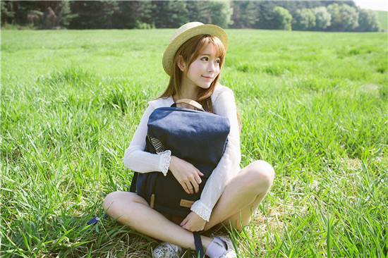 绿巨人忘忧草丝瓜秋葵黄2023无限制版：轻松欣赏各路大片的视频播放软件