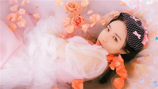 草莓樱桃丝瓜绿巨人秋葵软件精简版：草莓秋葵菠萝蜜黄瓜丝瓜榴莲污