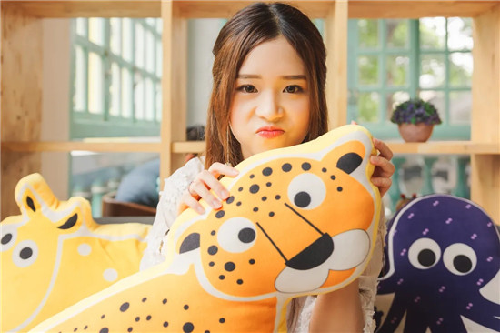 鲸鱼传媒app网站入口领航：一款专门男同胞带来欢乐的影视平台