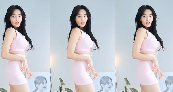 草莓丝瓜香蕉向日葵榴莲：一款播放的时候非常流畅的手机视频播放软件