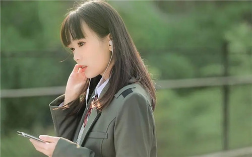 日产精品区至六区哔哩哔哩无限制观看，网友：没有任何的限制存在！