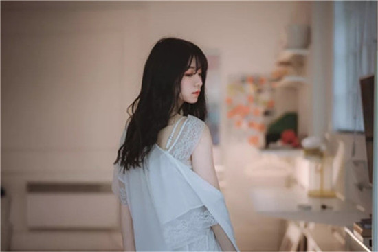 秋葵草莓app下载汅api免费旧版：草莓视频污APP丝瓜芭乐秋葵下载免费