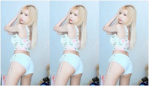 麻豆视频无限制福利版:性感美女直播平台给你们去看哦