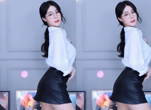 每天男生会拉我到没人的地方进行补习，网友直言为了你好